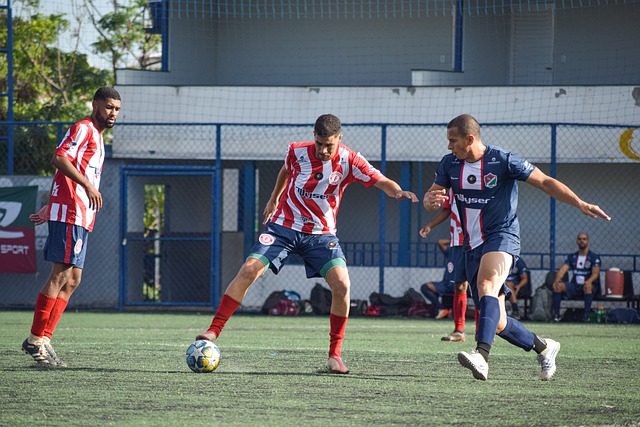 八年来首次缺席季后赛！135亿三巨头黯然失色，重建迫在眉睫.